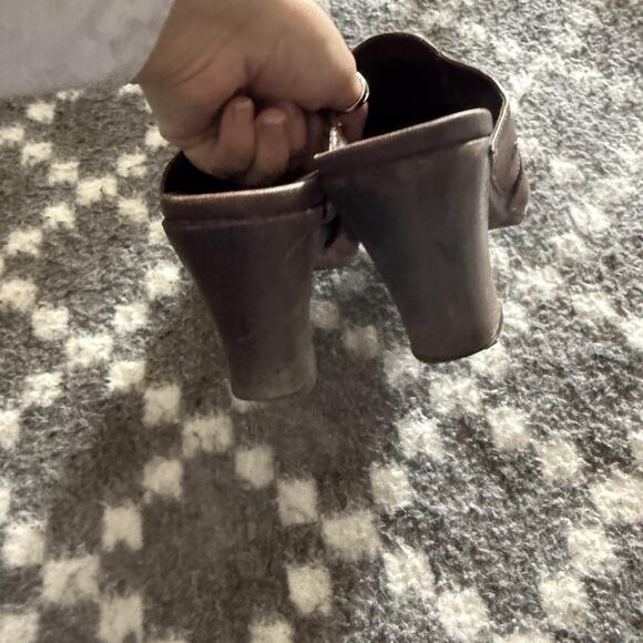 Dansko Shoes Womens Size 7.5 Brown Leather‎ Studded Clogs Slip On Heels Comfort - Picture 5 of 12